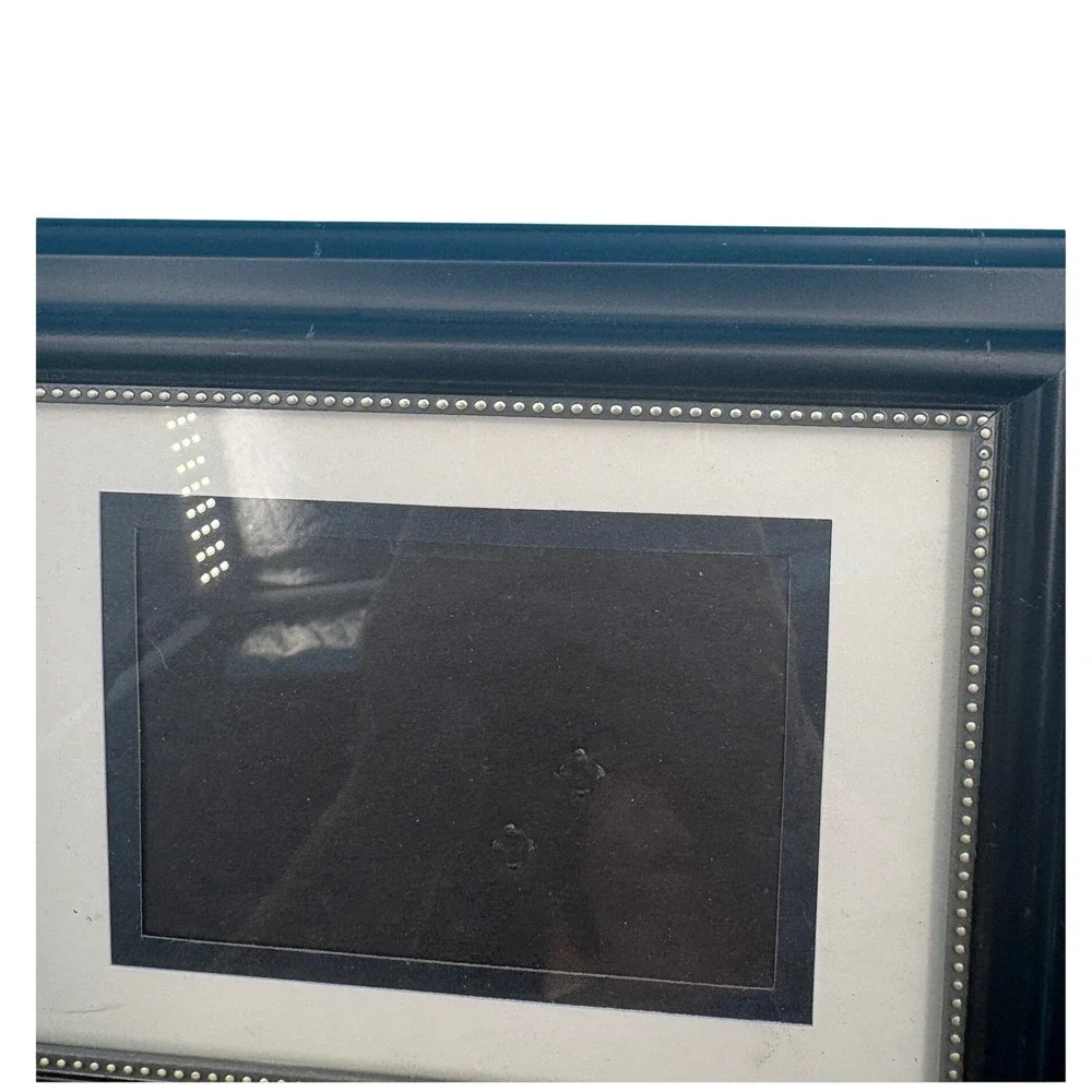 Elegant Black 4x6 Photo Frame with Silver Beaded Border & Double Mat - Picture 3 of 7